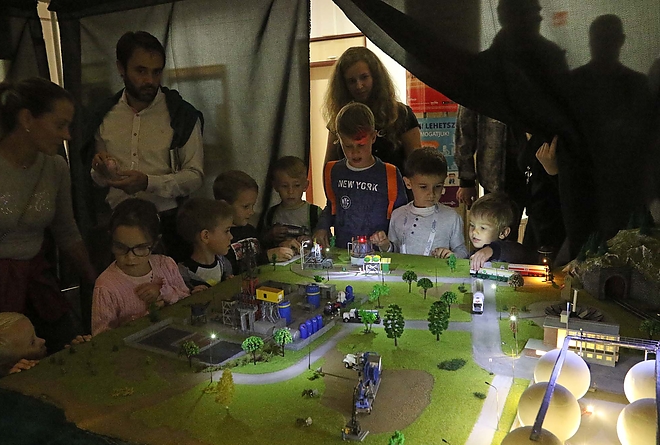 kutatok_ejszakaja_180928_ja_37.jpg kutatok_ejszakaja_180928_ja_37.jpg