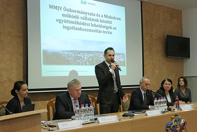 paktum_varoshaza_181031ml_11.jpg paktum_varoshaza_181031ml_11.jpg