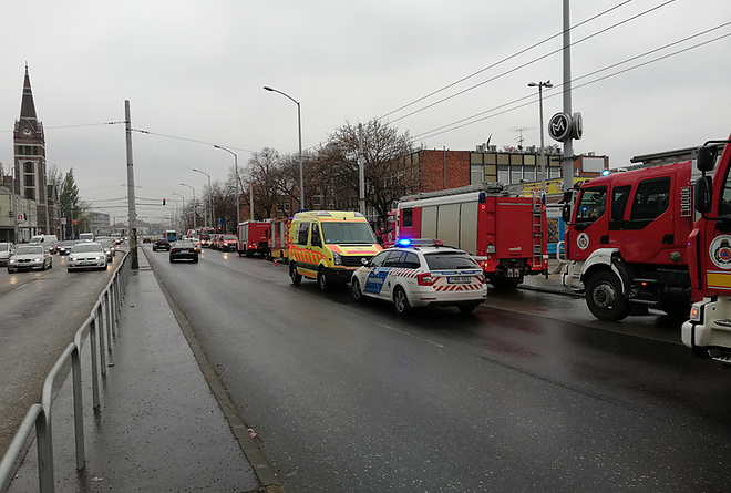 2_metro_paprikaspray.jpg 2_metro_paprikaspray.jpg