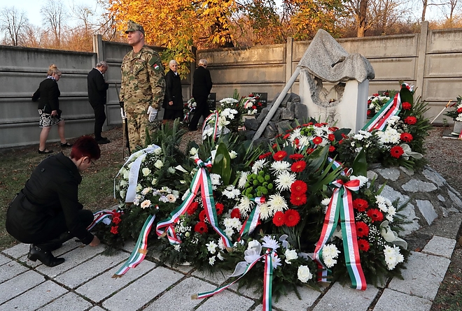 nemzeti_gyasznap_181104ml_30.jpg nemzeti_gyasznap_181104ml_30.jpg