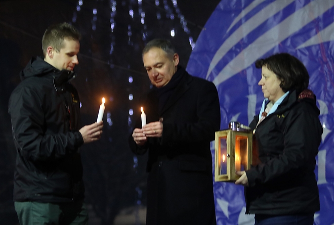 advent_181216_ja_6.jpg advent_181216_ja_6.jpg