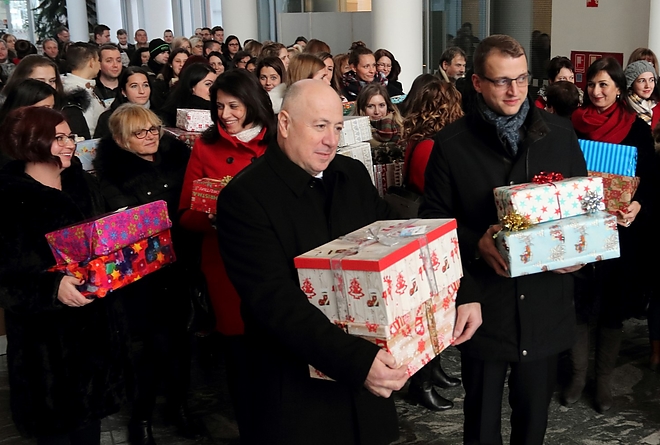 ajandek_doboz_varoshaza_181213ml_7.jpg ajandek_doboz_varoshaza_181213ml_7.jpg