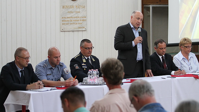 kozbiztonsagi_forum_150602ml_01.jpg
