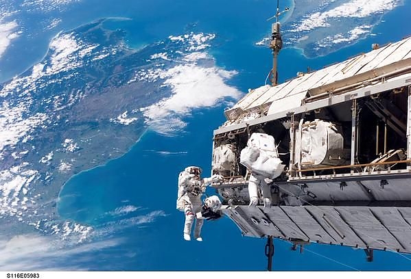 nasa03_1.jpg