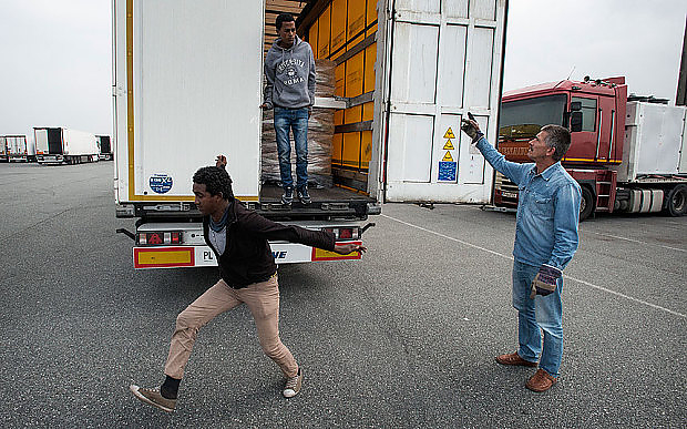calais_down_from_a_3029793b.jpg calais_down_from_a_3029793b.jpg