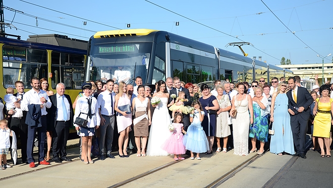 eskuvo_villamos_150829_fkcs_2.jpg
