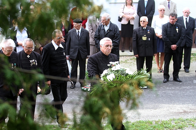 hamor_szentistvanszobor_150820_ja_33.jpg