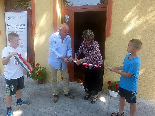 tiszababolna_szalag_150828.jpg