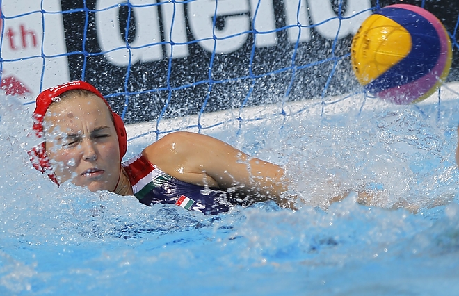 waterpolo_woman_hu.jpg waterpolo_woman_hu.jpg