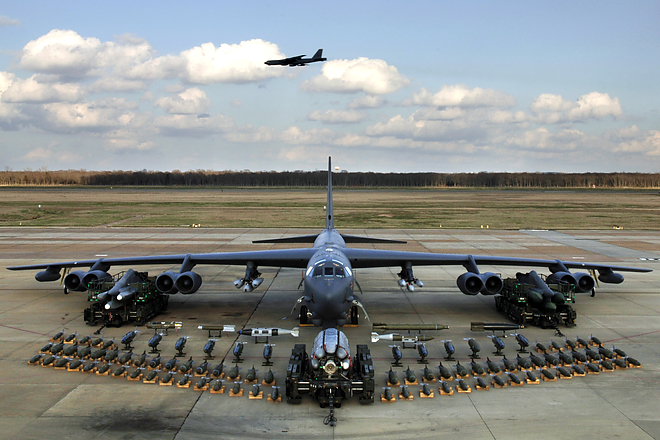 b_52_bombazo.jpg b_52_bombazo.jpg