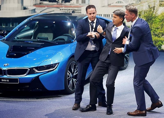 bmw_collapse3.jpg