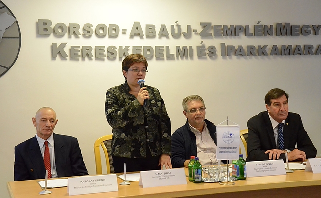 bokik_alairas_151005_fkcs_2.jpg