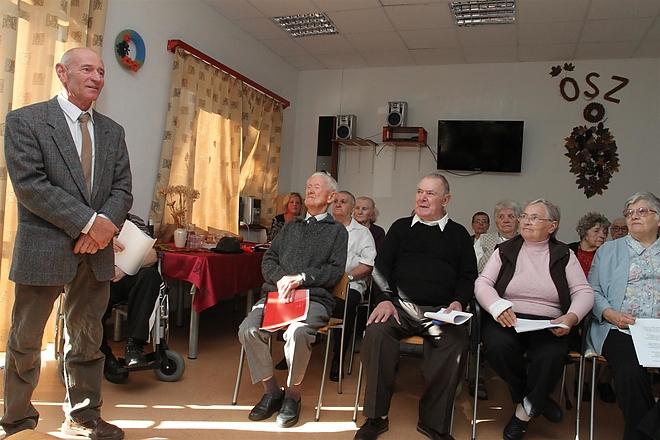 idosek_honapja_151001_ja_4.jpg