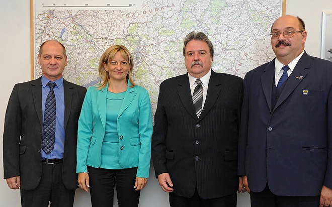 mav_david_ilona_kituntetetekkel_ughy_horvath_ispan_20151021.jpg