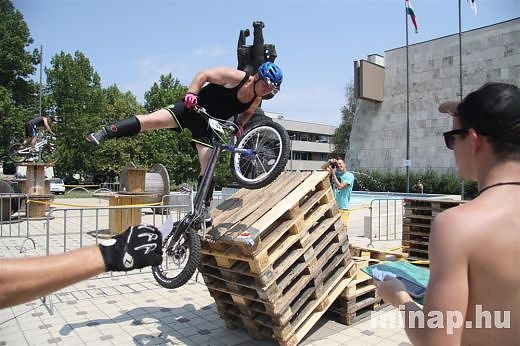 normal_trial-bike-verseny_120707ml_14.jpg