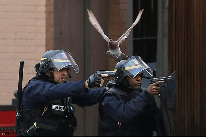 paris_police.jpg paris_police.jpg