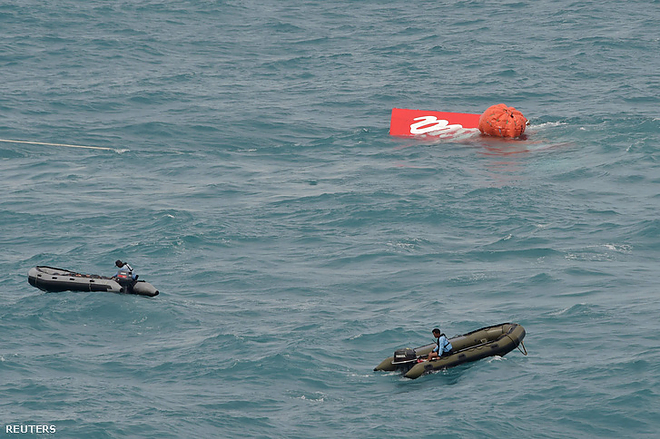 airplane_crash_indo.jpg airplane_crash_indo.jpg