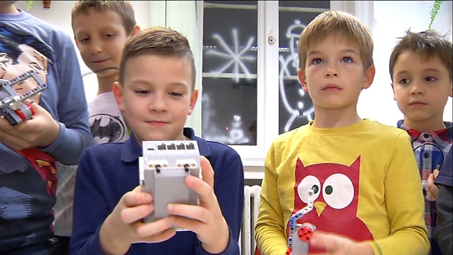 legorobot_1.jpg legorobot_1.jpg