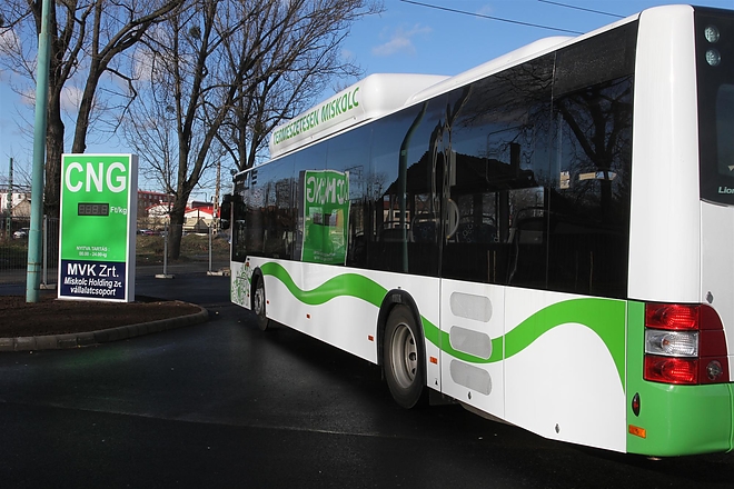 cng_busz_tolto_160112_ja_16.jpg