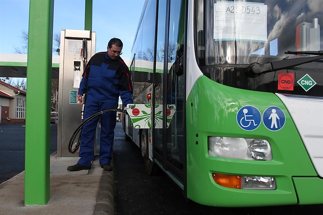 cng_busz_tolto_160112_ja_2.jpg