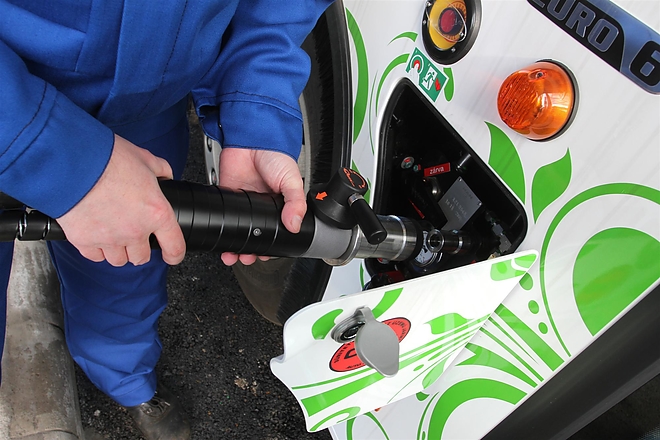 cng_busz_tolto_160112_ja_5.jpg