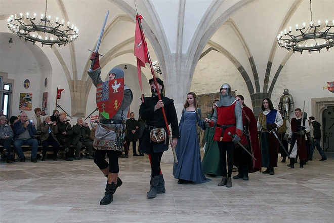 aranysarkantyus_lovagrend_diosgyori_var_160220_ja_10.jpg aranysarkantyus_lovagrend_diosgyori_var_160220_ja_10.jpg