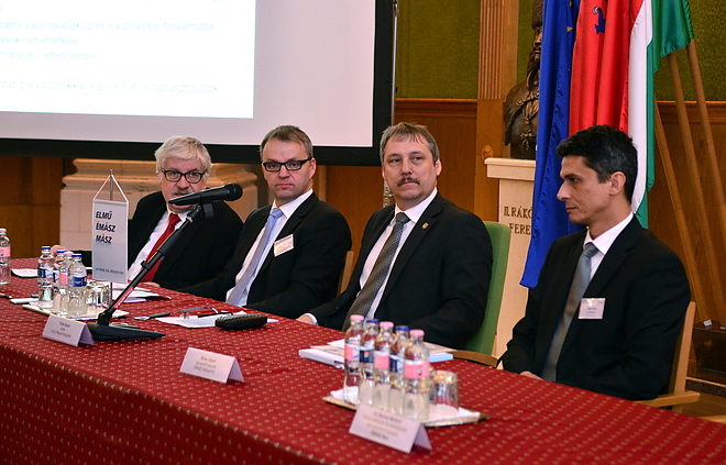 emasz_160229_vcs_01.jpg