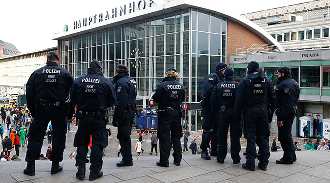 ger_police.jpg ger_police.jpg