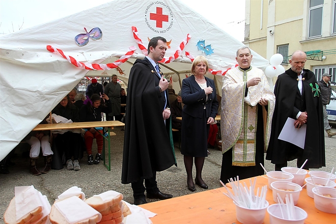 szegenyek_farsangja_160208_ja_27.jpg