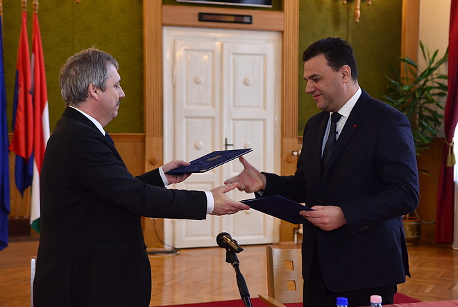 ukran_szerzodes_160226_vcs_09.jpg ukran_szerzodes_160226_vcs_09.jpg