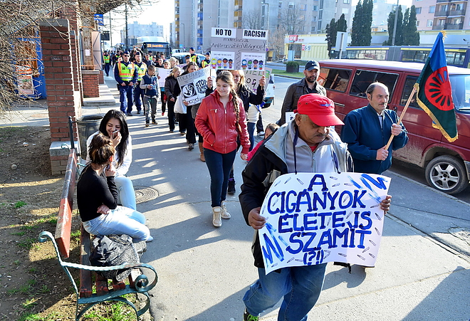 antirasszizmus_felvonulas_160318_vcs_04.jpg antirasszizmus_felvonulas_160318_vcs_04.jpg