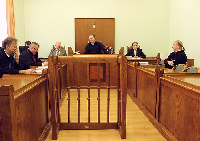 birosag_masszorgyilok.jpg