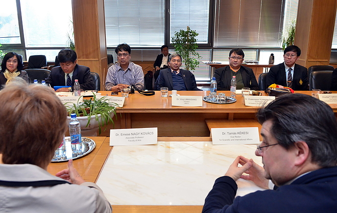 thaifold_egyetem_160318_vcs_07.jpg