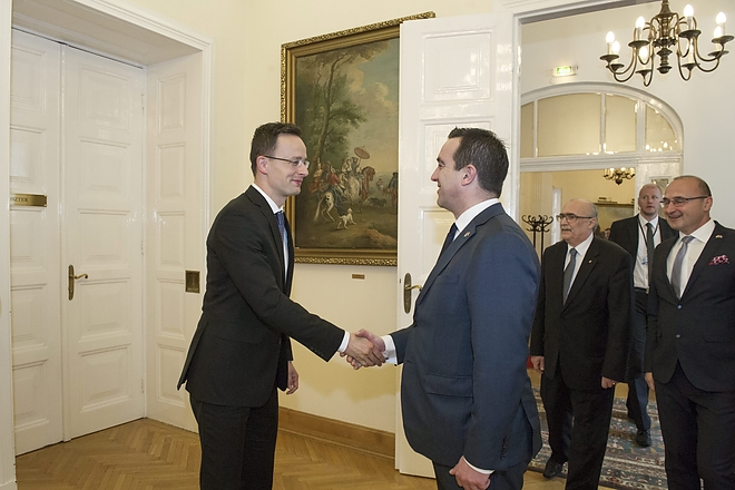 croatia_army_office2.jpg croatia_army_office2.jpg