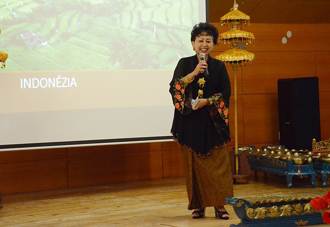 indonez_160408_fkcs_5.jpg