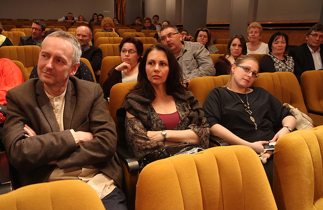 kritikusi_ora_160402ml_3.jpg