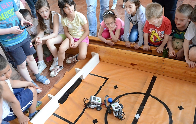 robot_160406_fkcs_9.jpg