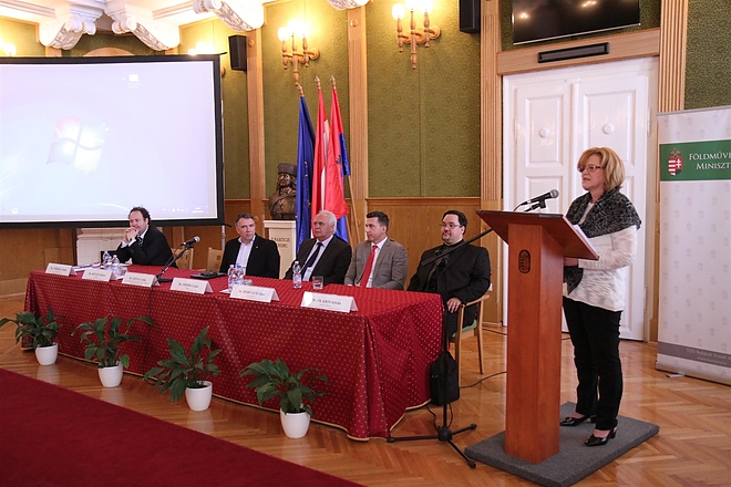 foldugyi_konferencia_160506_ja.jpg foldugyi_konferencia_160506_ja.jpg