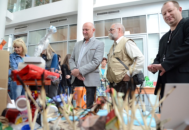 hulladekkiallitas_160509_fkcs_12.jpg