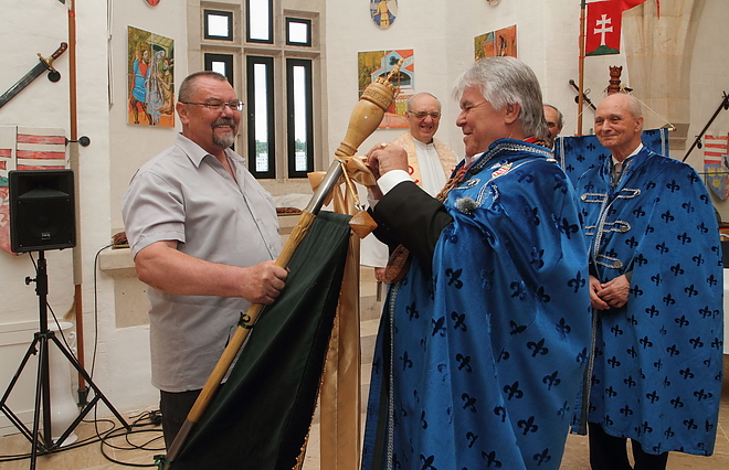kertbarat_zaszlo_160513ml_9.jpg