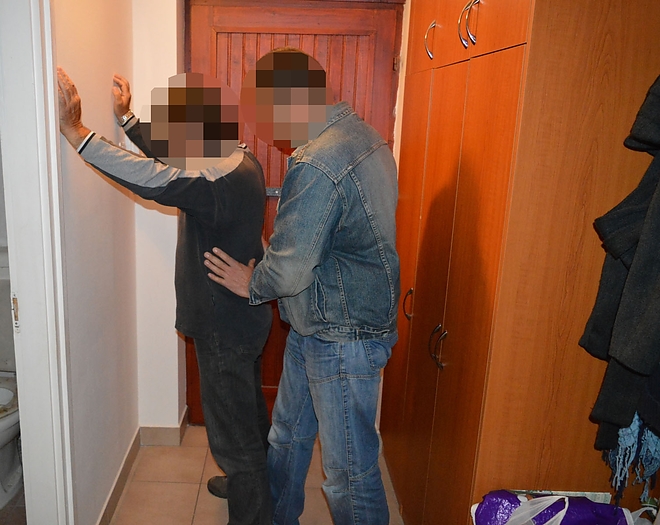 kislany_szulok_orizetben_police.jpeg kislany_szulok_orizetben_police.jpeg