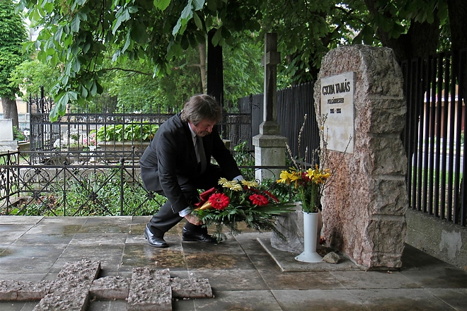 unnepi_koszoruzas_160511_ja_8.jpg