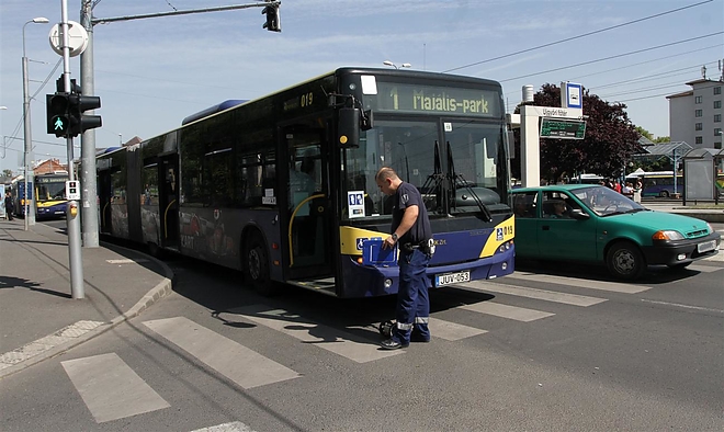 baleset_busz_160617ml_3.jpg