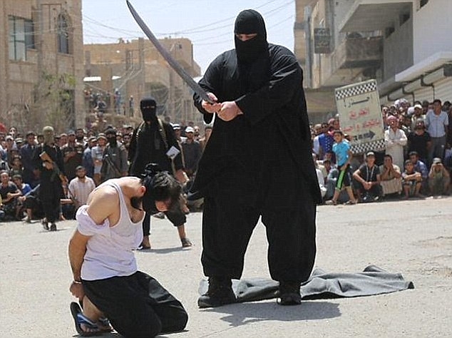 bulldozer_isis_daily_mail_160602_1.jpg