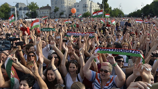 magyar_valogatott_unneplese_budapest3.jpg magyar_valogatott_unneplese_budapest3.jpg