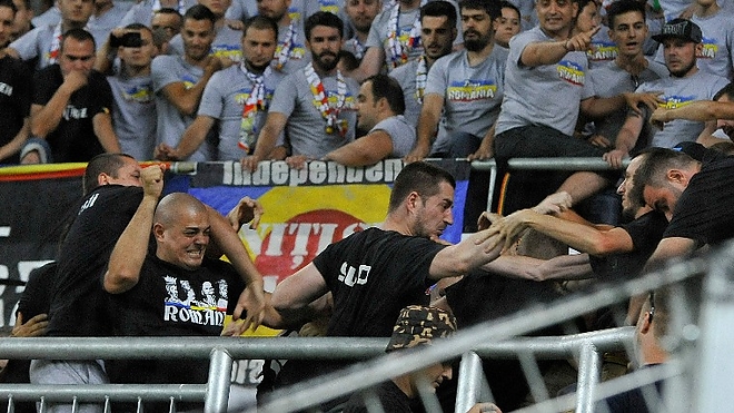 roman_szurkolok_verekedes.jpg