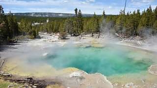 yellowstone.jpg yellowstone.jpg