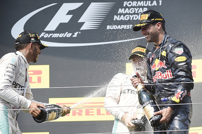 hamilton_forma4.jpg