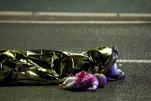 nice-attack-4.jpg nice-attack-4.jpg