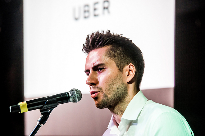 uber-felfuggeszt2.jpg uber-felfuggeszt2.jpg